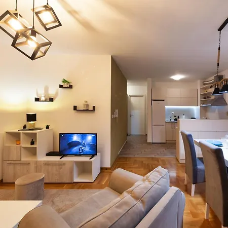 Six - Free Parking Apartmán *