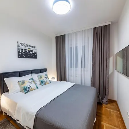 Six - Free Parking Apartmán *