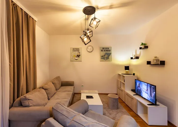 Six - Free Parking 아파트