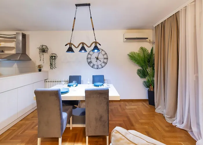 Six - Free Parking * 베오그라드