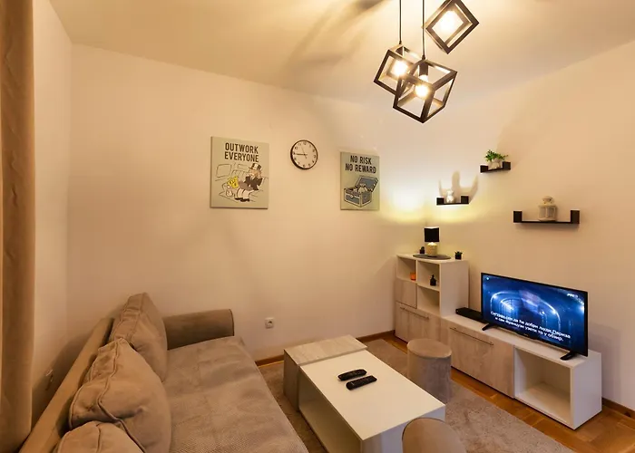 아파트 Six - Free Parking *