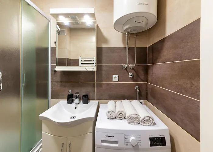 Six - Free Parking * 베오그라드